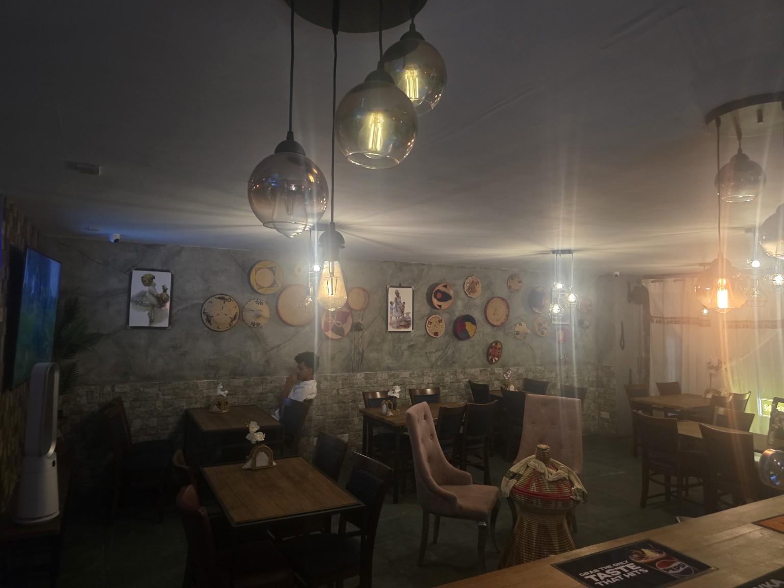 Fidel Habesha Cuisine dining room
